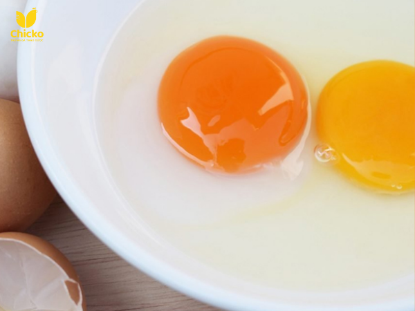 so sánh lòng đỏ và trắng của trứng gà và vịt