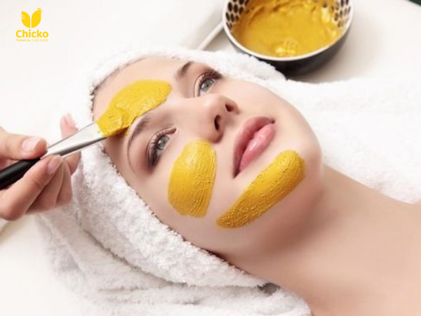 đắp mặt nạ trứng gà