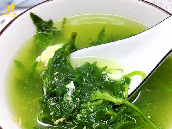 Lợi ích mà canh trứng gà ngải cứu mang lại